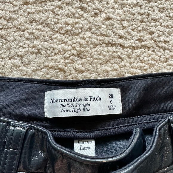Abercrombie Curve Love Patent Leather 90s Straight Pant in Navy - Picture 6 of 6